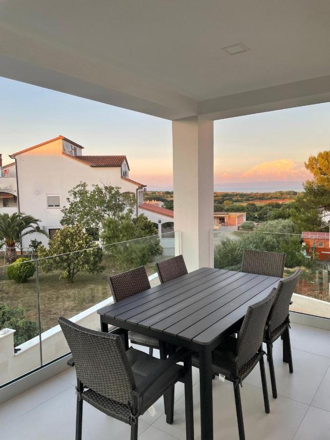 Apartment Rahat Ližnjan Eksteriør billede
